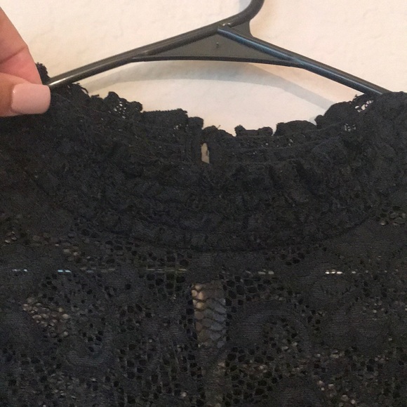 2 for $20. Beautiful brocade blouse no sleeves ! - Picture 4 of 4